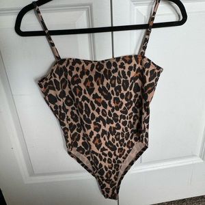 Boohoo Bodysuit - cheetah print. Size 8